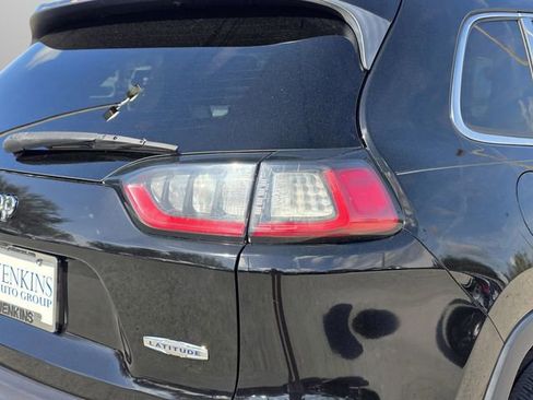 Used 2019 Jeep Cherokee Latitude Plus w/ Comfort/Convenience Group image 14