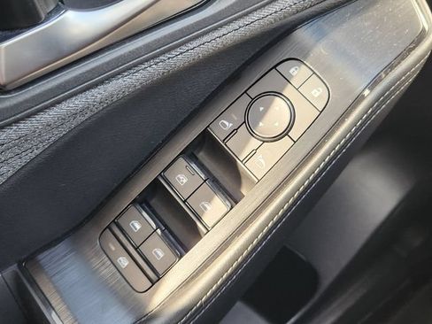 Used 2023 Nissan Rogue SV FWD image 23