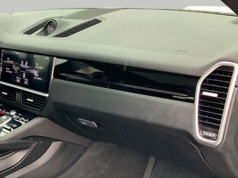 Used 2019 Porsche Cayenne S AWD/4WD image 18