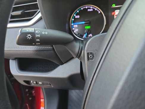 Certified 2022 Toyota RAV4 LE image 26