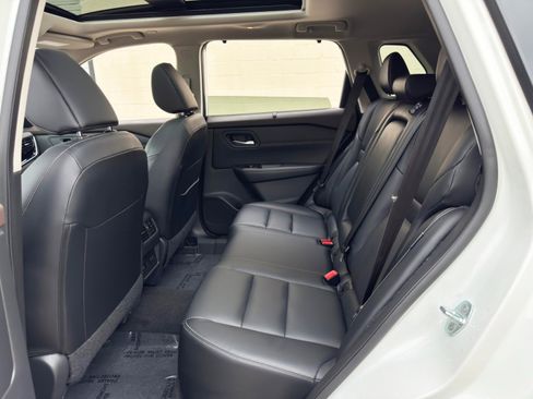 Used 2023 Nissan Rogue SL w/ SL Premium Package FWD image 39