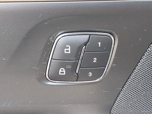 Used 2024 Lincoln Nautilus Reserve w/ Equipment Group 202A image 19