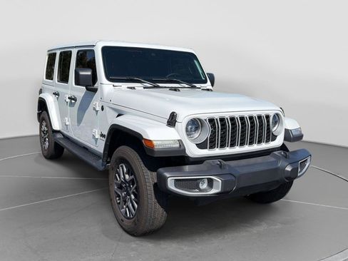 Used 2025 Jeep Wrangler Unlimited Sahara w/ Safety Group AWD/4WD image 7