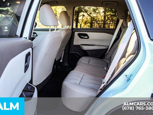 Used 2025 Nissan Rogue SV image 17