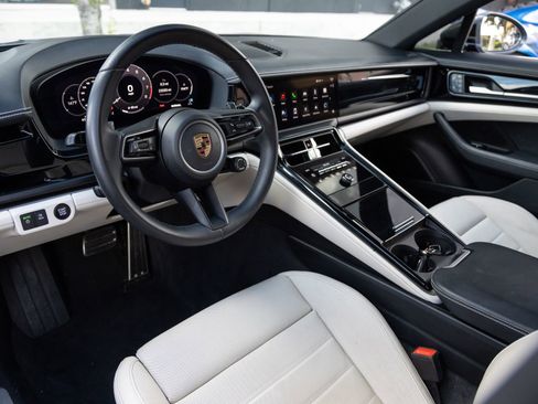 Certified 2025 Porsche Panamera 4 AWD/4WD image 4