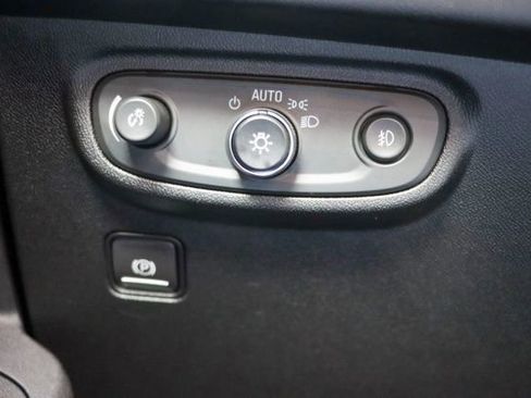 Used 2018 GMC Terrain SLT w/ Preferred Package image 32