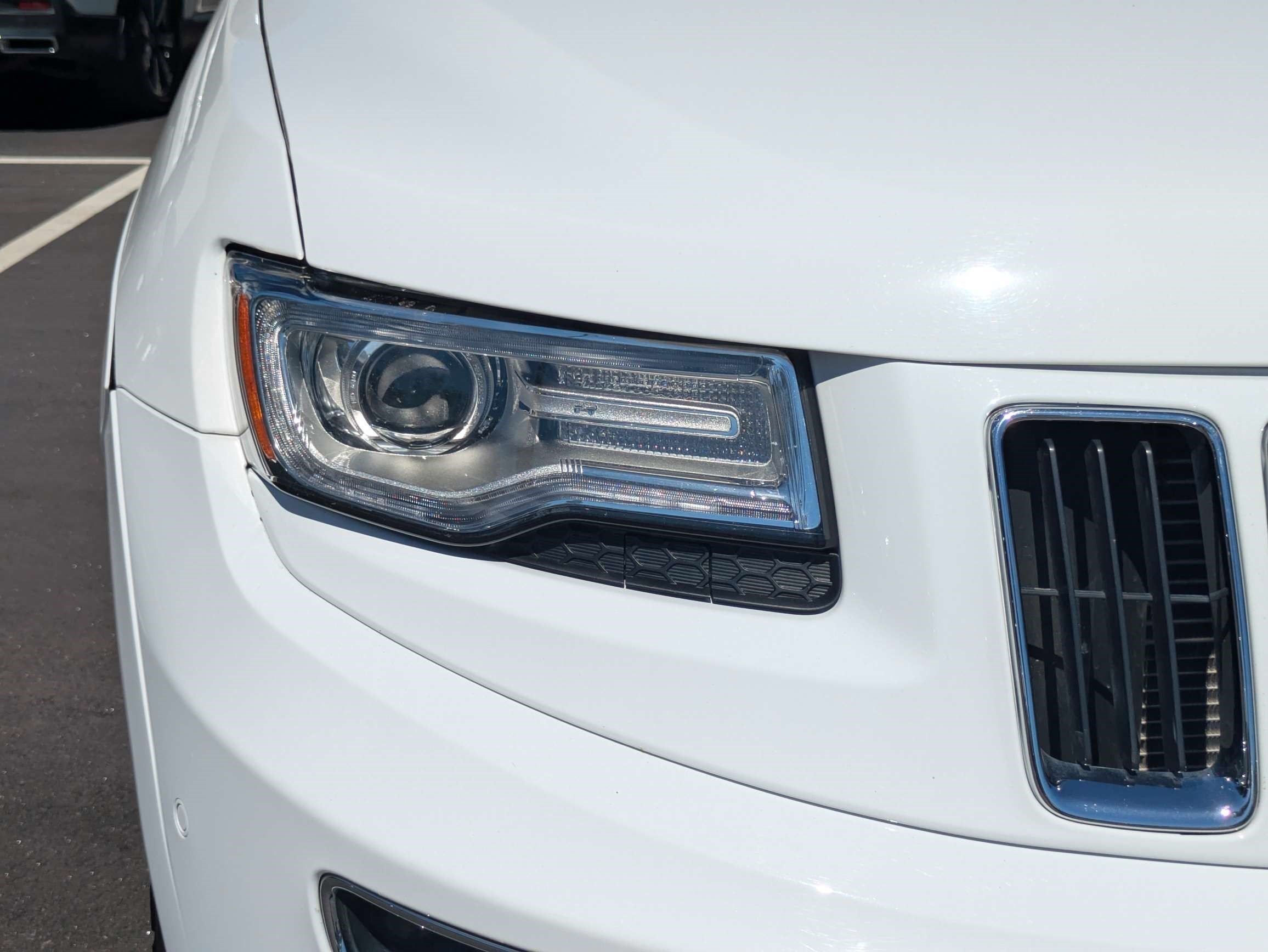 Used 2014 Jeep Grand Cherokee Summit AWD/4WD image 14