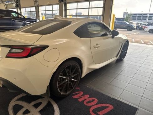 Certified 2025 Toyota GR86 Premium RWD image 5
