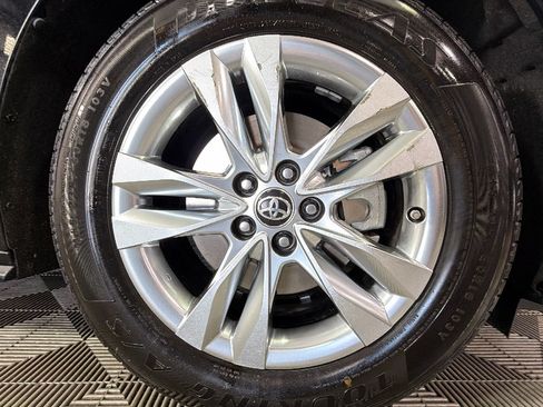 Used 2021 Toyota Sienna Limited FWD image 41
