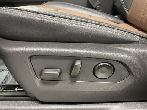 Used 2024 Chevrolet Silverado 1500 High Country w/ Technology Package image 12