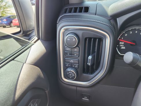 Used 2019 Chevrolet Silverado 1500 LT w/ All-Star Edition AWD/4WD image 10