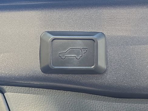 Used 2021 Toyota RAV4 XSE AWD/4WD image 16