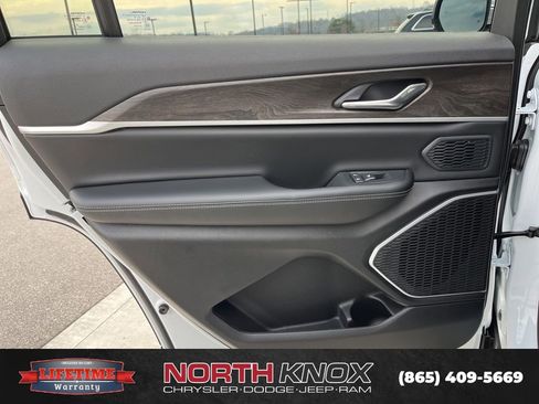 New 2026 Jeep Grand Cherokee L Limited AWD/4WD image 17