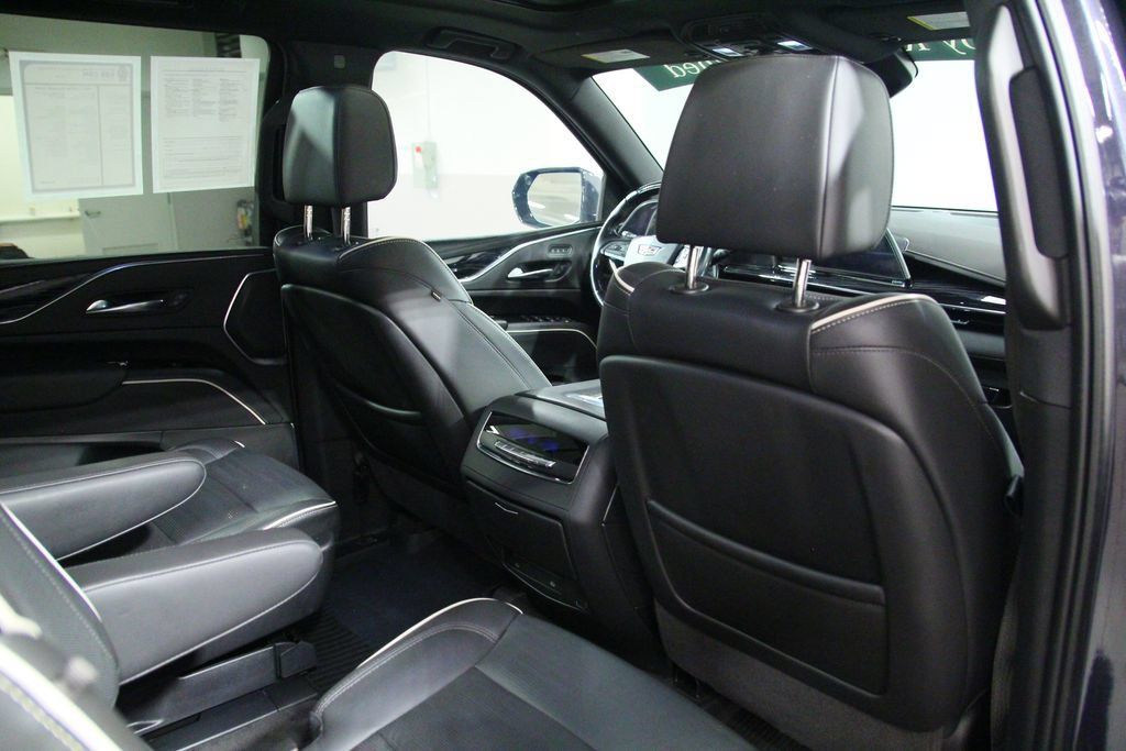 Used 2022 Cadillac Escalade Sport w/ LPO, Floor Liner Package AWD/4WD image 22