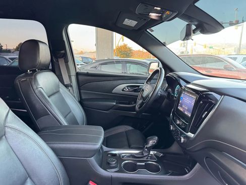 Used 2022 Chevrolet Traverse LT image 36