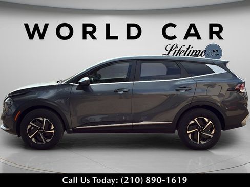 New 2025 Kia Sportage LX image 8