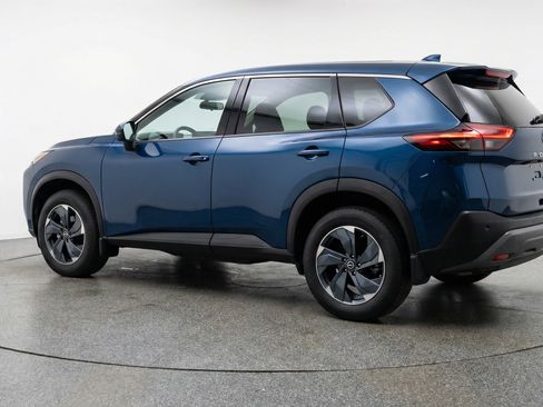 Used 2025 Nissan Rogue SV FWD image 6