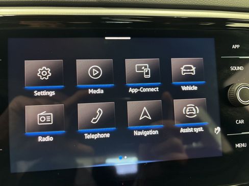 Used 2023 Volkswagen Atlas Cross Sport SE image 24