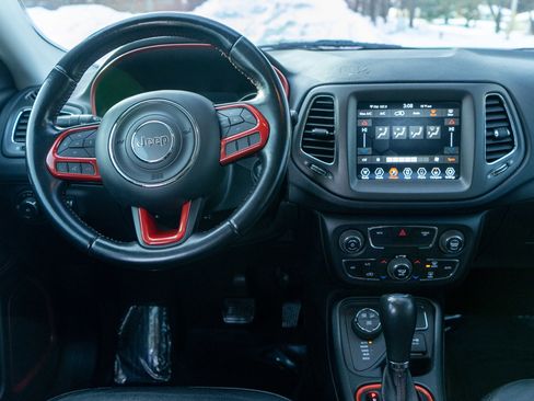 Used 2020 Jeep Compass Trailhawk image 12