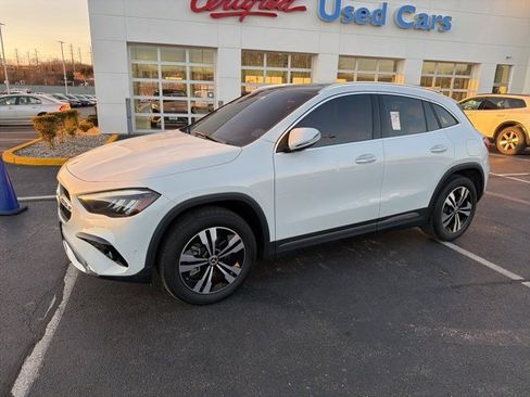 Used 2024 Mercedes-Benz GLA 250 4MATIC w/ Winter Heating Package image 4