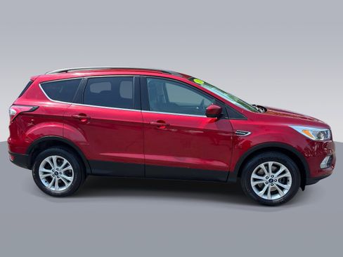 Used 2018 Ford Escape SE AWD/4WD image 2