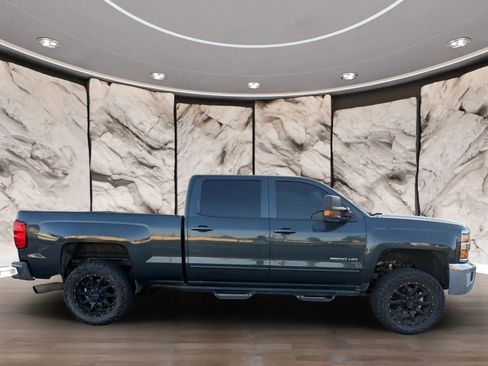 Used 2018 Chevrolet Silverado 3500 LT w/ LT Convenience Package AWD/4WD image 3