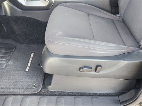 Used 2024 Nissan Frontier SV image 16