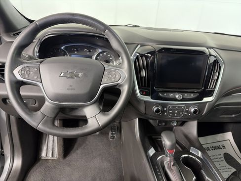 Certified 2023 Chevrolet Traverse RS image 3
