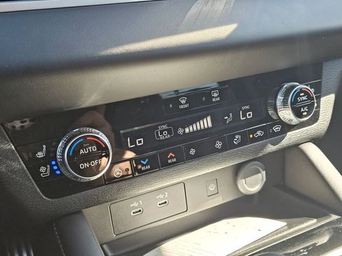 New 2026 Mitsubishi Outlander 4WD Plug-In Hybrid image 23