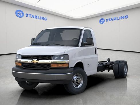 New 2026 Chevrolet Express 4500 w/ Power Convenience Package RWD image 2