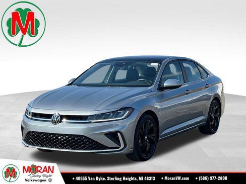 Certified 2025 Volkswagen Jetta SE w/ Sunroof Package FWD image 1