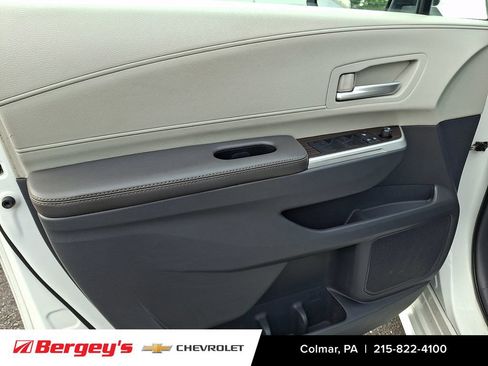 Used 2023 Toyota Sienna XLE AWD/4WD image 15
