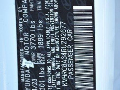 Used 2024 Hyundai Venue SEL image 14