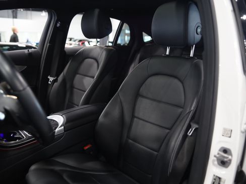 Used 2023 Mercedes-Benz GLC 300 4MATIC Coupe image 14