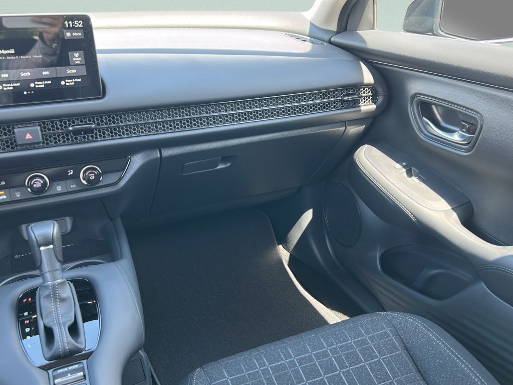 New 2027 Honda HR-V LX image 16