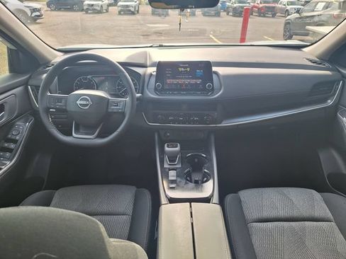 Certified 2026 Nissan Rogue SV FWD image 12