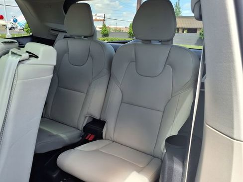 New 2026 Volvo XC90 T8 Ultra w/ Protection Package Premier AWD/4WD image 17