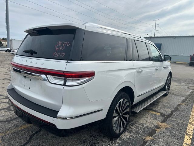Used 2024 Lincoln Navigator L Reserve AWD/4WD image 4