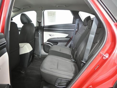 Used 2022 Hyundai Tucson SE image 17