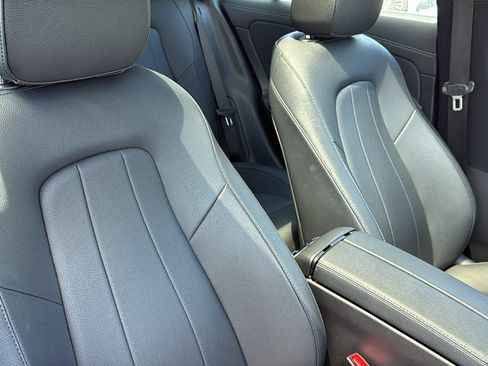 Used 2025 Mercedes-Benz CLA 250 image 12