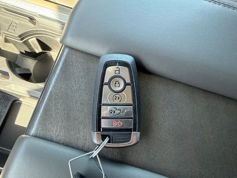 Used 2025 Ford F250 Platinum w/ Platinum Plus Package AWD/4WD image 44