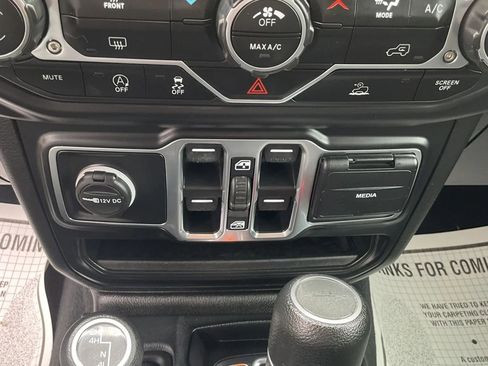 Used 2023 Jeep Gladiator Sport AWD/4WD image 33