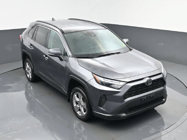 Used 2022 Toyota RAV4 XLE AWD/4WD image 17