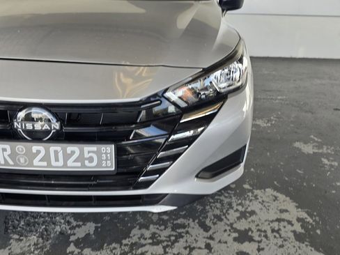 Used 2023 Nissan Versa S image 22