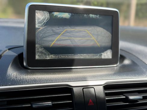 Used 2016 MAZDA MAZDA3 i Sport image 34