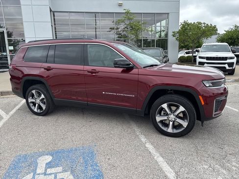New 2026 Jeep Grand Cherokee L Limited AWD/4WD image 37
