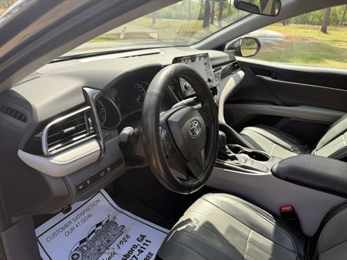 Used 2024 Toyota Camry SE image 13