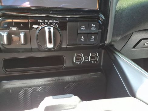 Used 2022 RAM 1500 Laramie AWD/4WD image 37