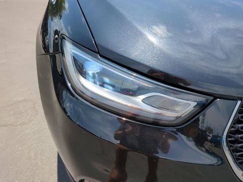 Used 2023 Chrysler Pacifica Touring-L FWD image 11