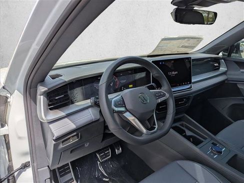 New 2026 Volkswagen Tiguan SE R-Line FWD image 11